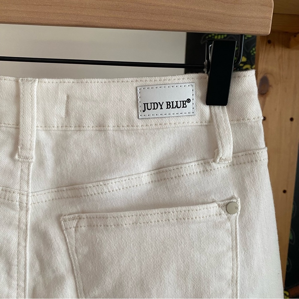 Judy Blue White Boyfriend Fit Kathleen High Rise Cuffed Jeans 26 - Picture 10 of 16